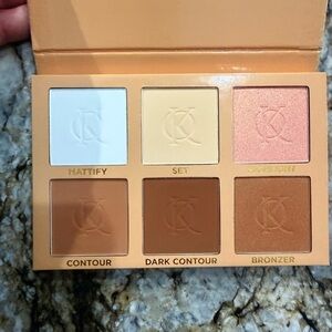Contour and Highlight Palette with White, Cream, and Brown Shades